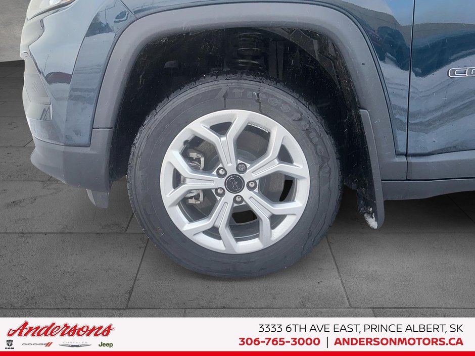 2026 Jeep Compass SPORT Heated Seats / Selec-Terrain / 8.4-Inch Display