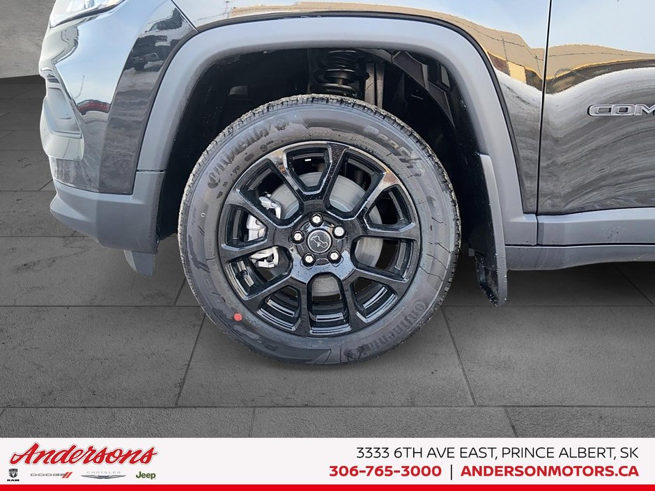 2026 Jeep Compass NORTH Altitude Special Edition / 10.1-Inch Uconnect NAV