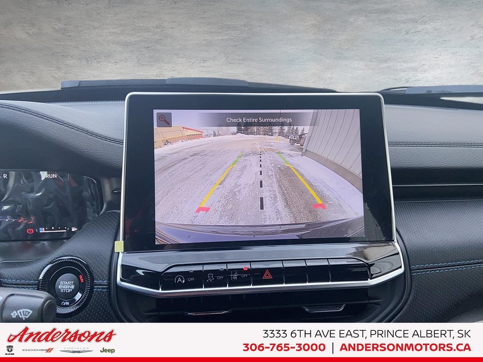 2026 Jeep Compass NORTH Altitude Special Edition / 10.1-Inch Uconnect NAV
