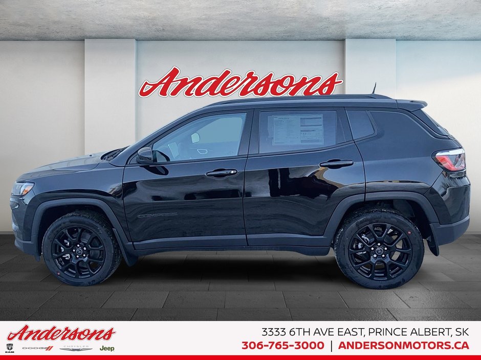 2026 Jeep Compass NORTH Altitude Special Edition / 10.1-Inch Uconnect NAV