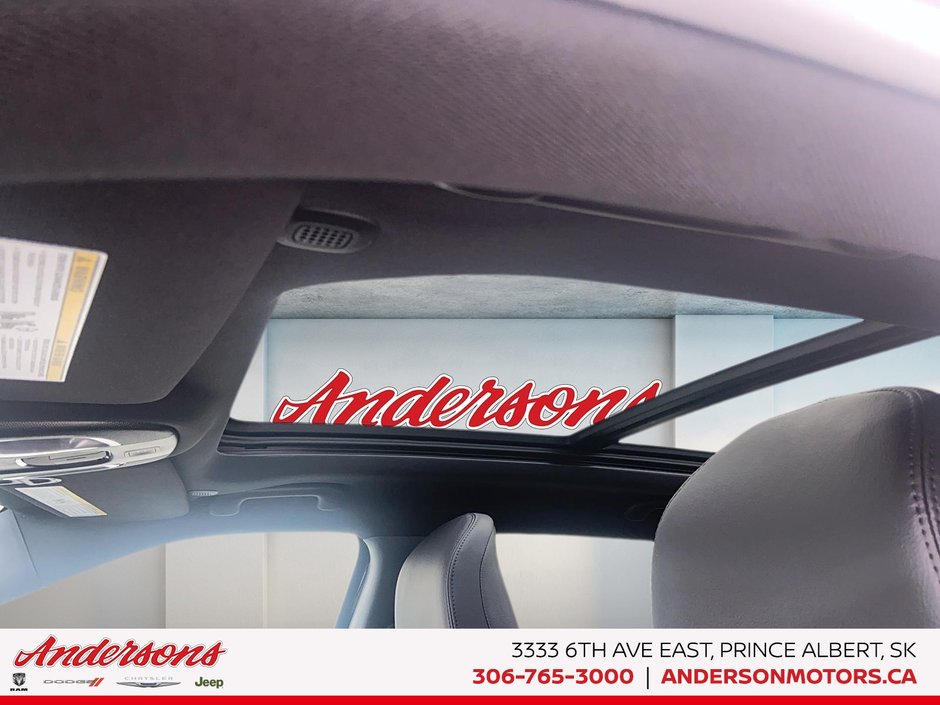 2026 Jeep Compass TRAILHAWK Panoramic Sunroof / Alpine Stereo