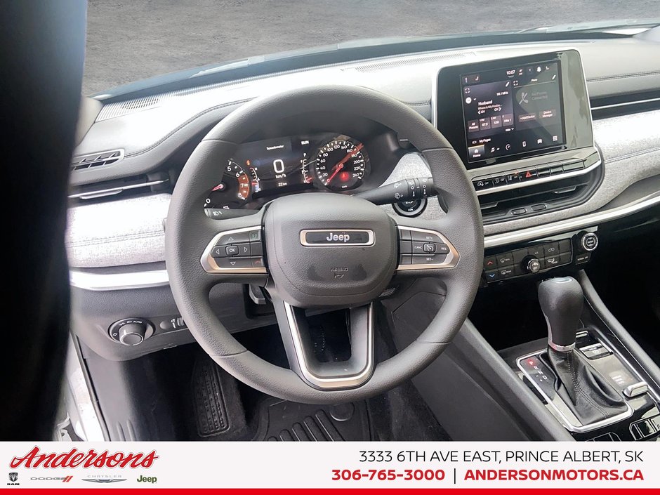 2026 Jeep Compass SPORT Heated Seats / Selec-Terrain / 8.4-Inch Display
