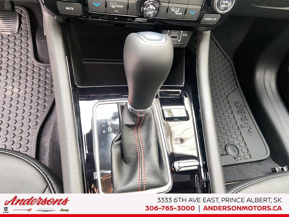 2026 Jeep Compass TRAILHAWK Panoramic Sunroof / Alpine Stereo / Trailer Tow Group