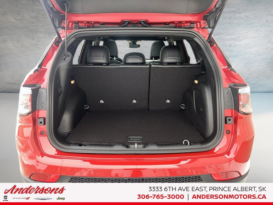 2026 Jeep Compass TRAILHAWK Panoramic Sunroof / Alpine Stereo / Trailer Tow Group