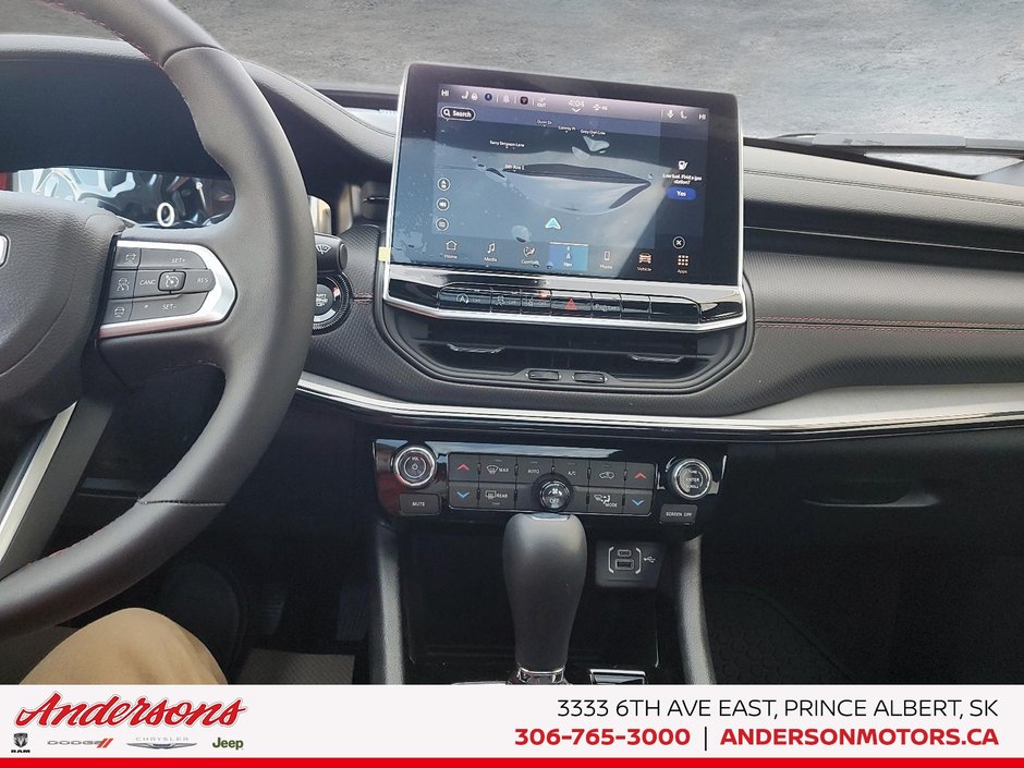 2026 Jeep Compass TRAILHAWK Panoramic Sunroof / Alpine Stereo / Trailer Tow Group