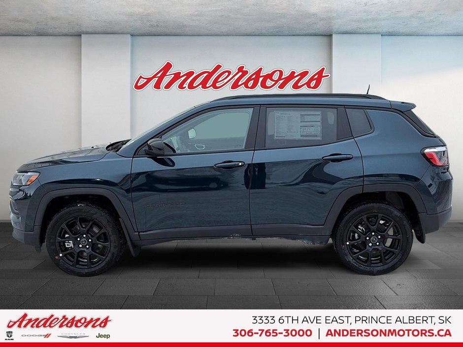 2026 Jeep Compass NORTH Altitude Special Edition / Dual-Pane Panoramic Sunroof / 10.1-Inch Uconnect NAV