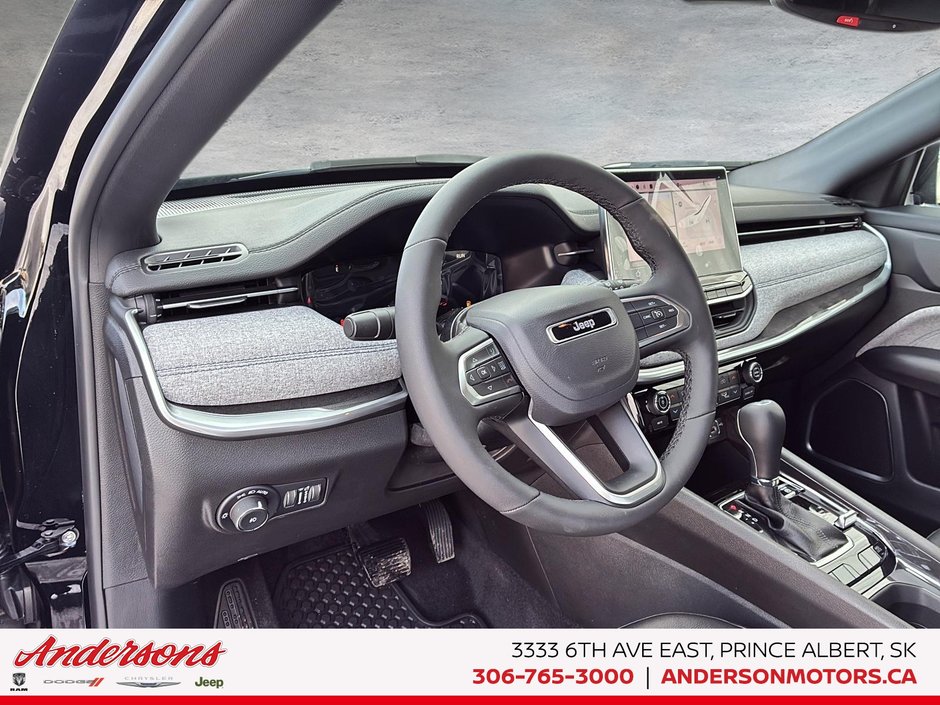 2026 Jeep Compass NORTH Heated Seats & Wheel / 10.1-Inch Uconnect NAV