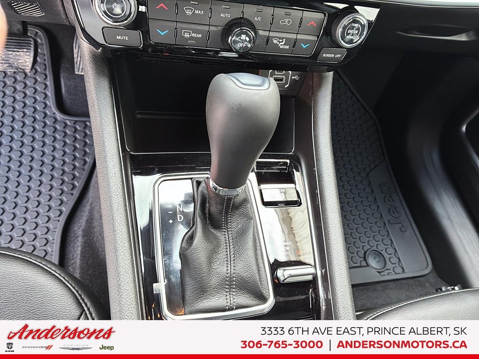2026 Jeep Compass NORTH Heated Seats & Wheel / 10.1-Inch Uconnect NAV