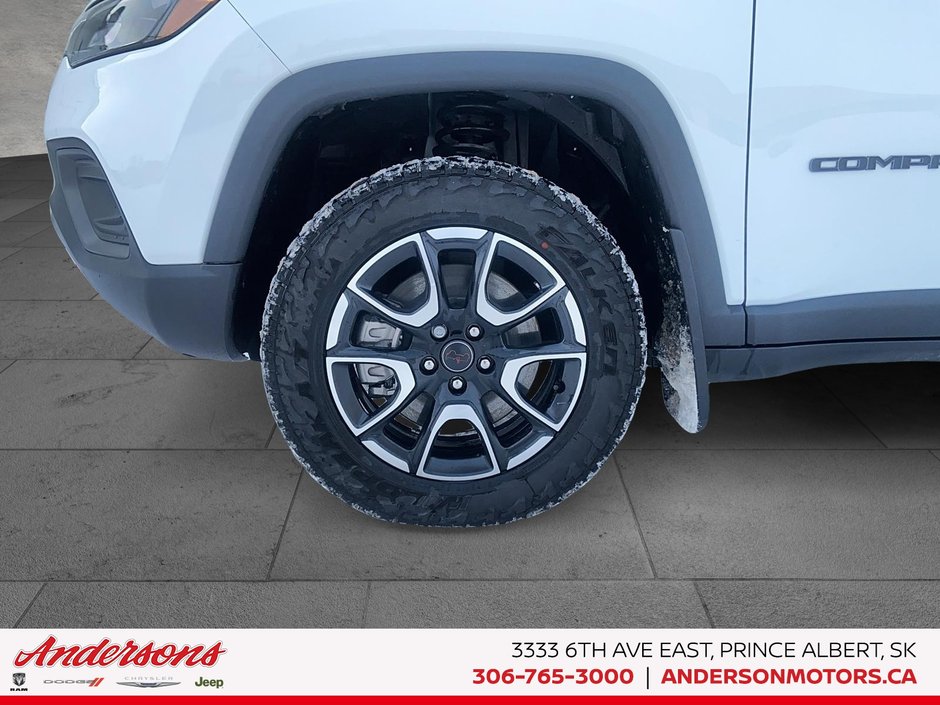 2026 Jeep Compass Trailhawk 2.0L Turbo / Class III Hitch  / Premium Alpine Audio