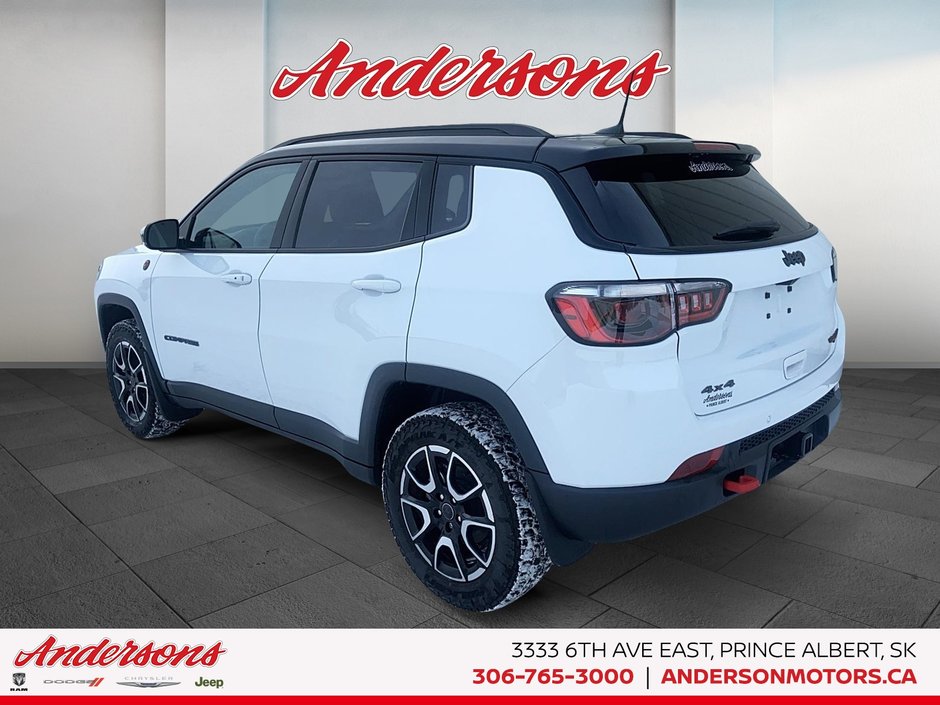 2026 Jeep Compass Trailhawk 2.0L Turbo / Class III Hitch  / Premium Alpine Audio