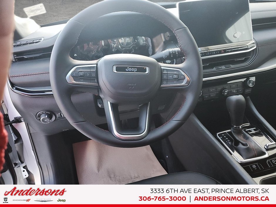 2026 Jeep Compass TRAILHAWK Panoramic Sunroof / Alpine Stereo / Trailer Tow Group