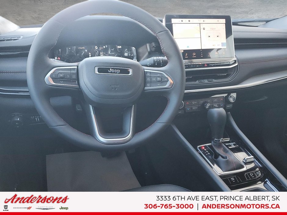 2026 Jeep Compass TRAILHAWK Panoramic Sunroof / Alpine Stereo / Trailer Tow Group