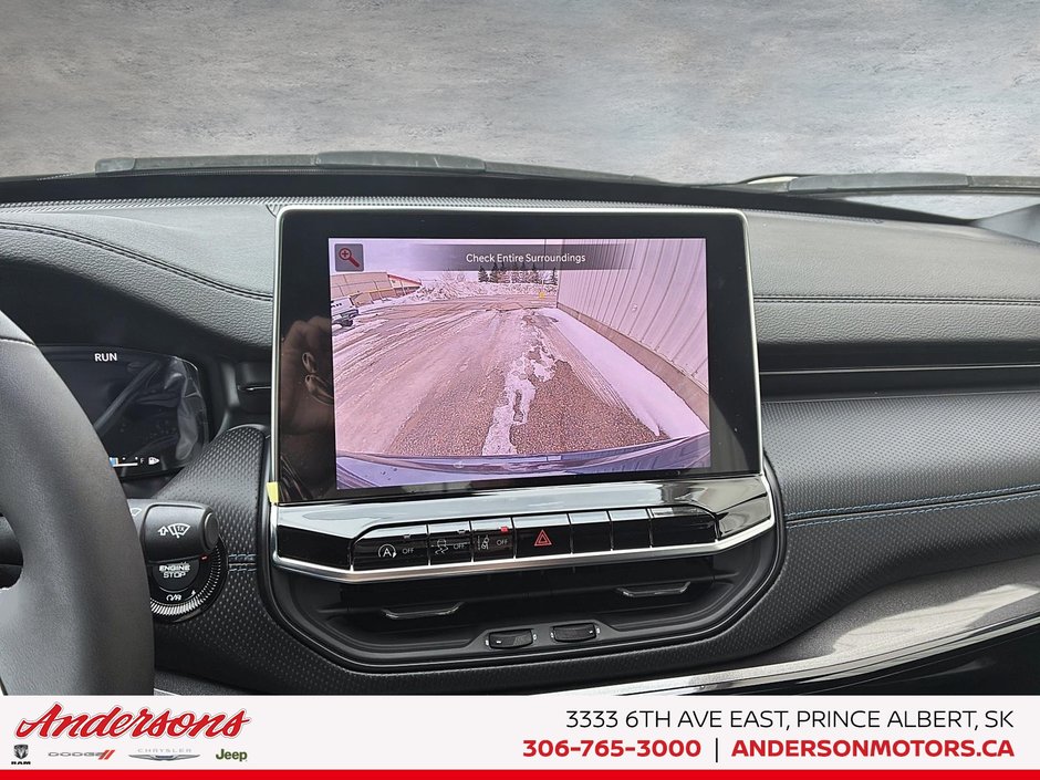 2026 Jeep Compass NORTH Altitude Special Edition / 10.1-Inch Uconnect NAV