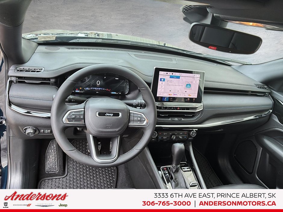 2026 Jeep Compass NORTH Altitude Special Edition / 10.1-Inch Uconnect NAV