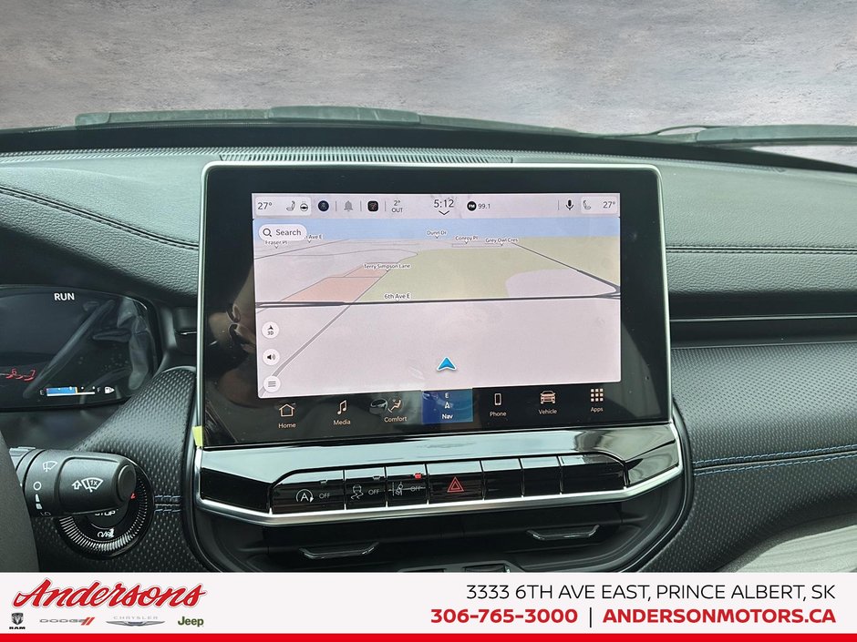 2026 Jeep Compass NORTH Altitude Special Edition / 10.1-Inch Uconnect NAV