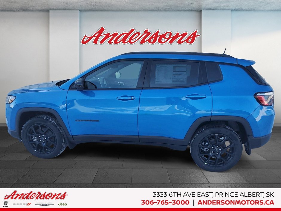 2026 Jeep Compass NORTH Altitude Special Edition / Dual-Pane Panoramic Sunroof / 10.1-Inch Uconnect NAV