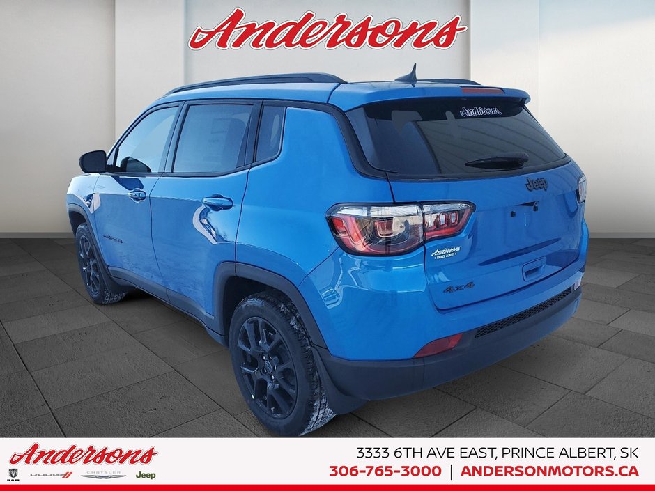 2026 Jeep Compass NORTH Altitude Special Edition / Dual-Pane Panoramic Sunroof / 10.1-Inch Uconnect NAV
