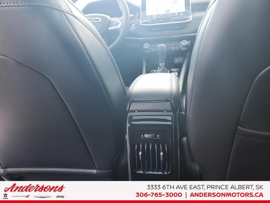 2026 Jeep Compass NORTH Altitude Special Edition / Dual-Pane Panoramic Sunroof / 10.1-Inch Uconnect NAV