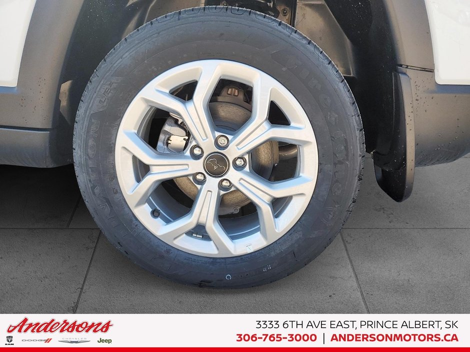 2026 Jeep Compass NORTH Heated Seats & Steering Wheel / Blind–Spot Monitoring