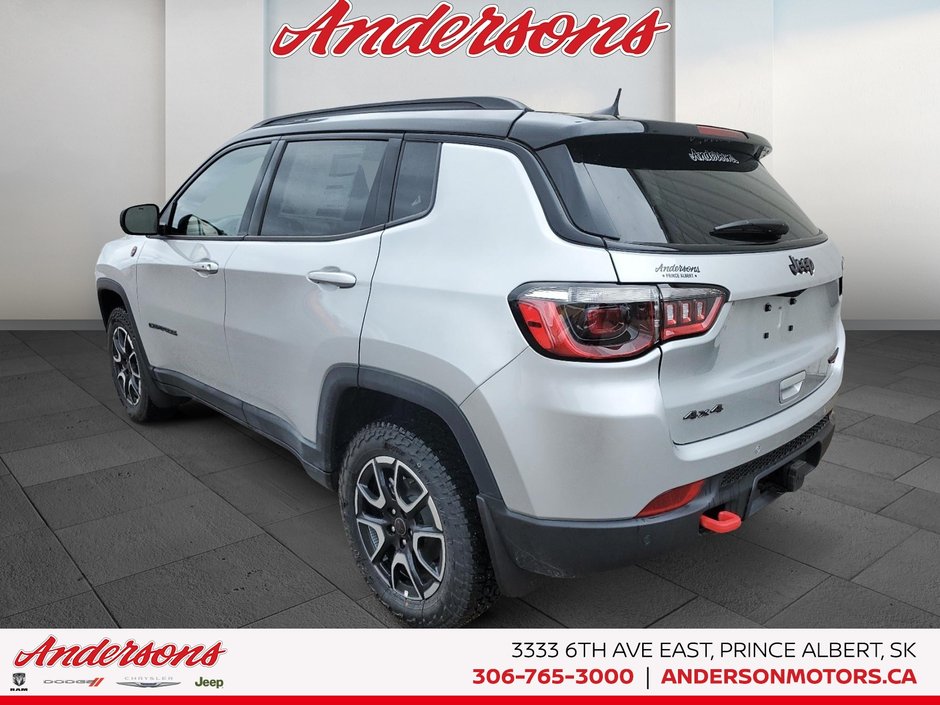 2026 Jeep Compass TRAILHAWK Panoramic Sunroof / Alpine Stereo / Trailer Tow Group