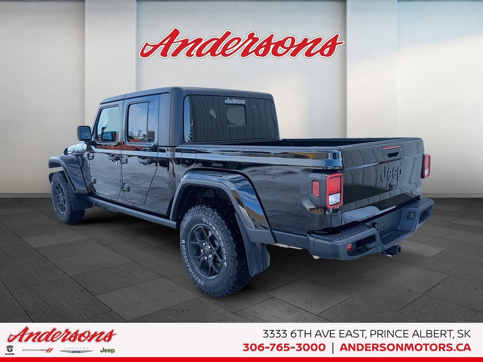 2026 Jeep Gladiator Willys 3.6L Pentastar V6 / Crew Cab / Class IV Hitch / Off-Road Plus