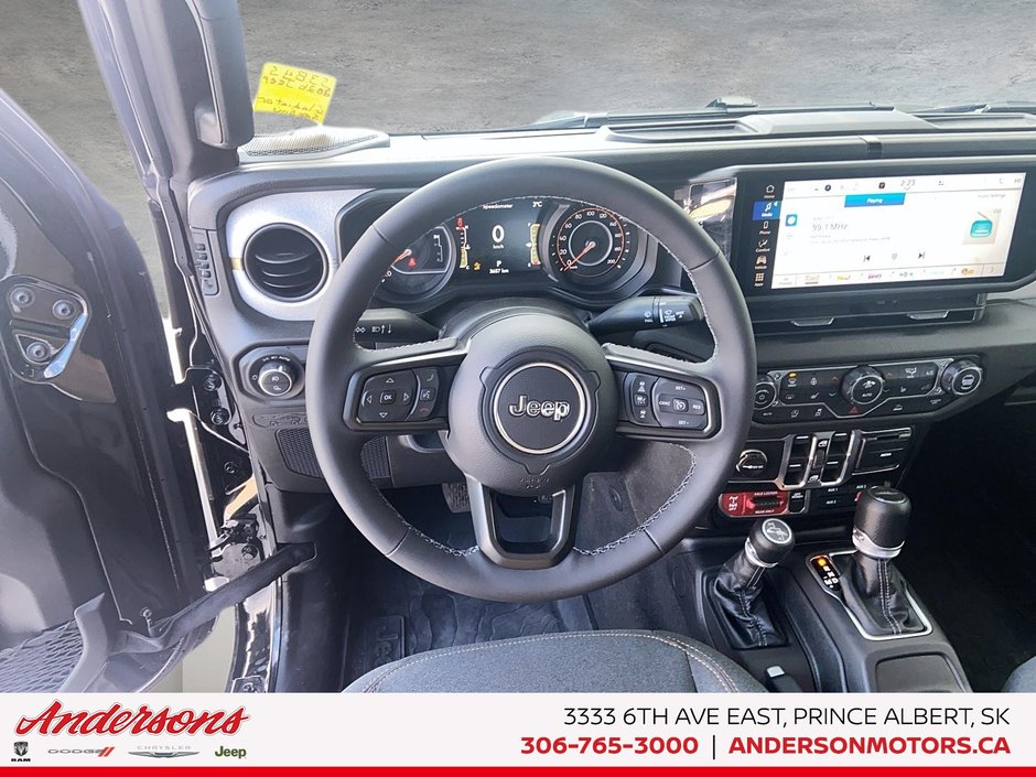 2026 Jeep Gladiator Willys 3.6L Pentastar V6 / Crew Cab / Class IV Hitch / Off-Road Plus