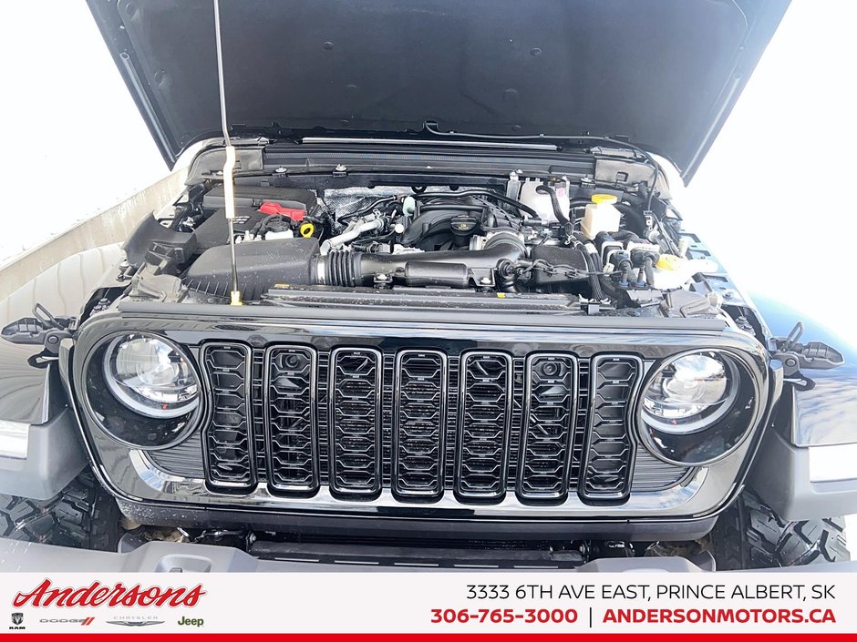2026 Jeep Gladiator Willys 3.6L Pentastar V6 / Crew Cab / Class IV Hitch / Off-Road Plus