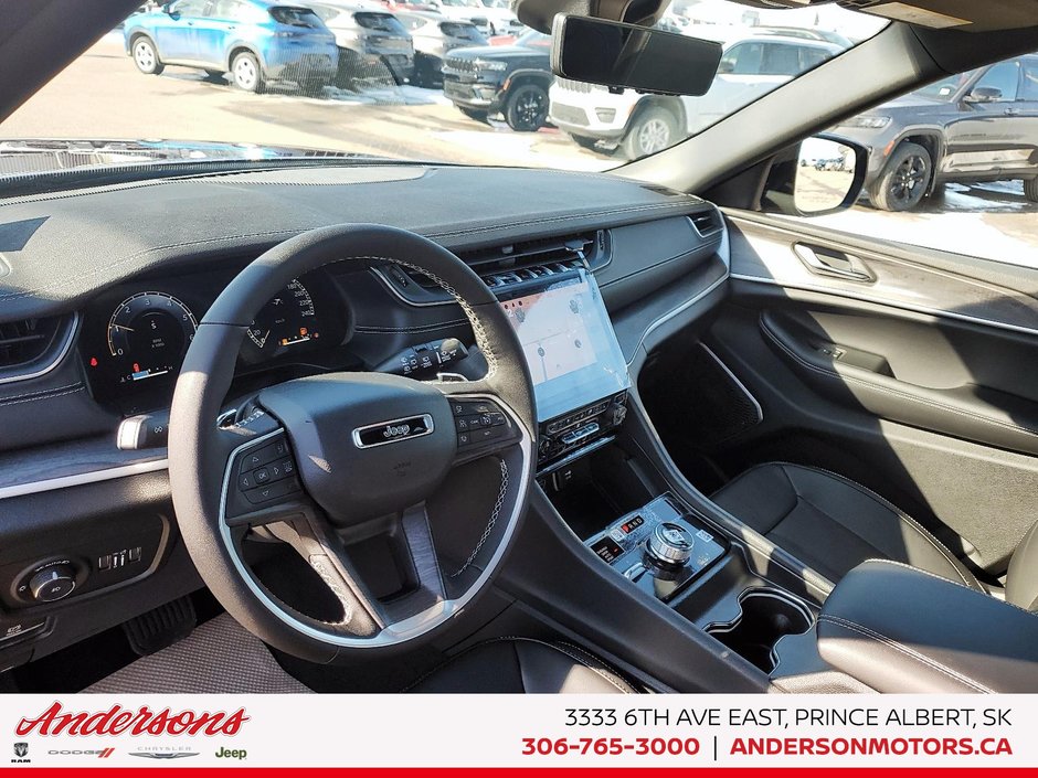2025 Jeep Grand Cherokee L LIMITED Seats 7 / Black Appearance / Sunroof / Alpine Stereo