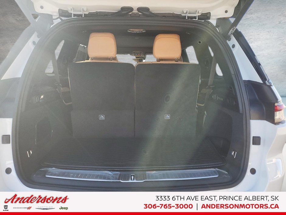 2025 Jeep Grand Cherokee L SUMMIT RESERVE Summit Reserve / McIntosh Audio / Advanced Tech & Safety