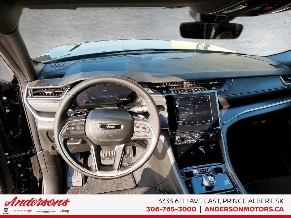 2025 Jeep Grand Cherokee L ALTITUDE Altitude Package / Trailer Tow / Wireless Charging