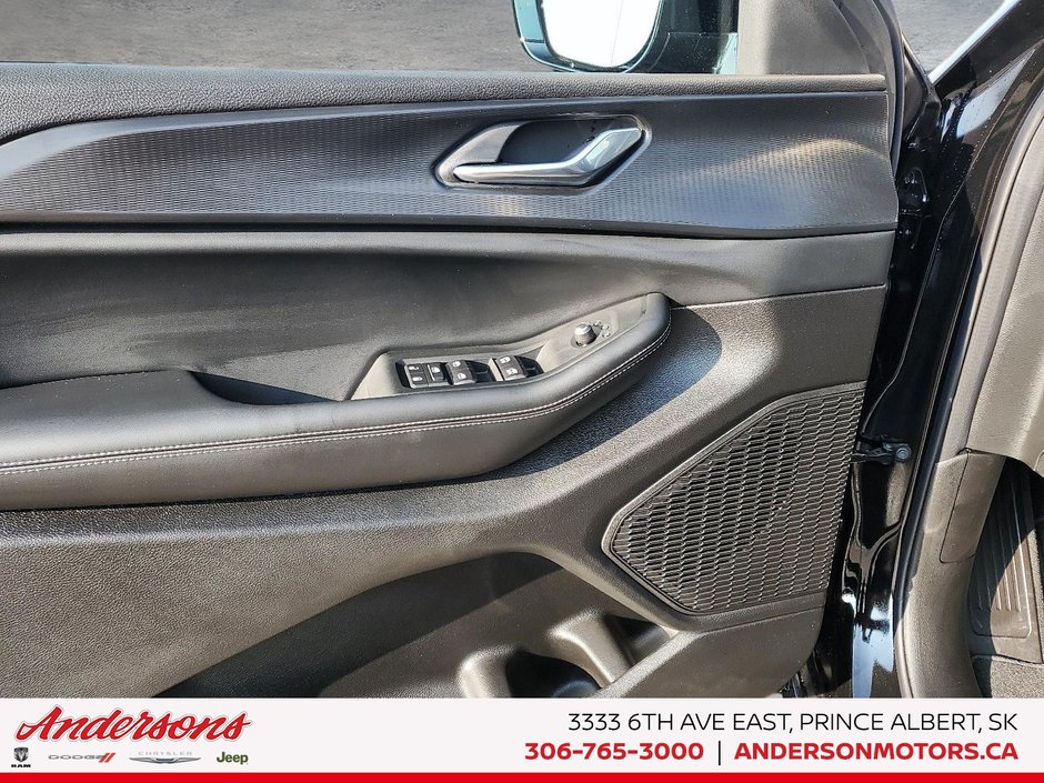 2025 Jeep Grand Cherokee L ALTITUDE Altitude Package / Trailer Tow / Wireless Charging