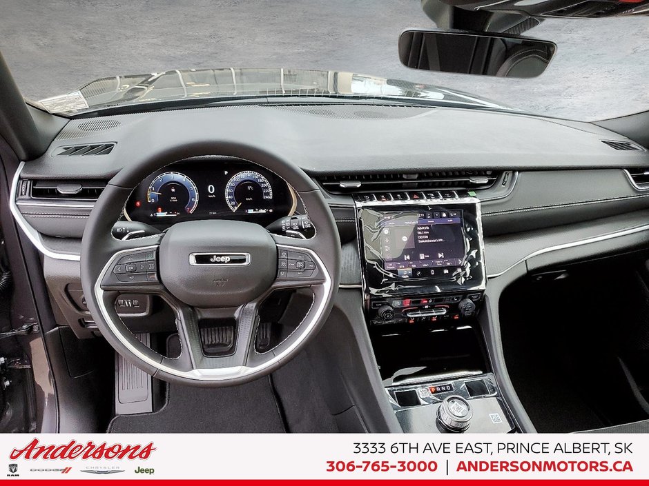 2025 Jeep Grand Cherokee L ALTITUDE Altitude Package / Trailer Tow / Heated Seats & Steering