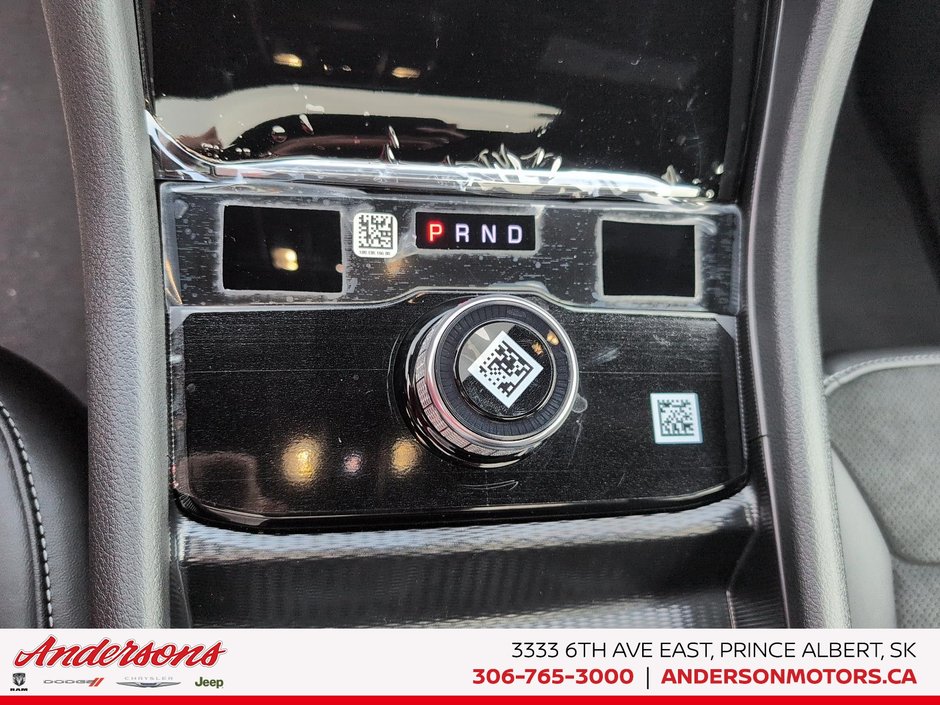 2025 Jeep Grand Cherokee L ALTITUDE Altitude Package / Trailer Tow / Heated Seats & Steering