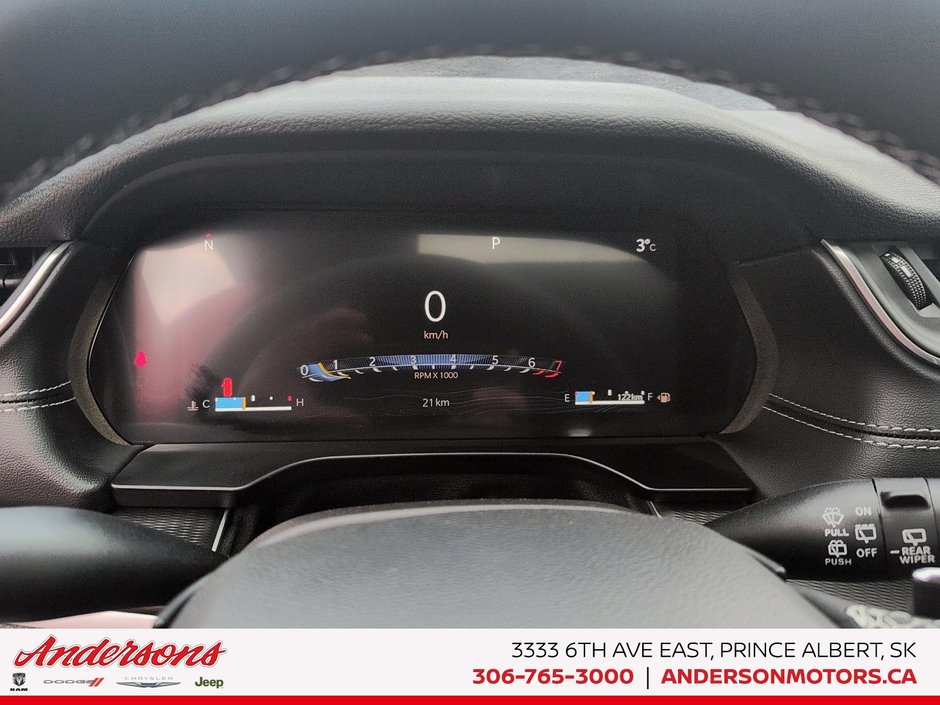 2025 Jeep Grand Cherokee L ALTITUDE Altitude Package / Trailer Tow / Heated Seats & Steering