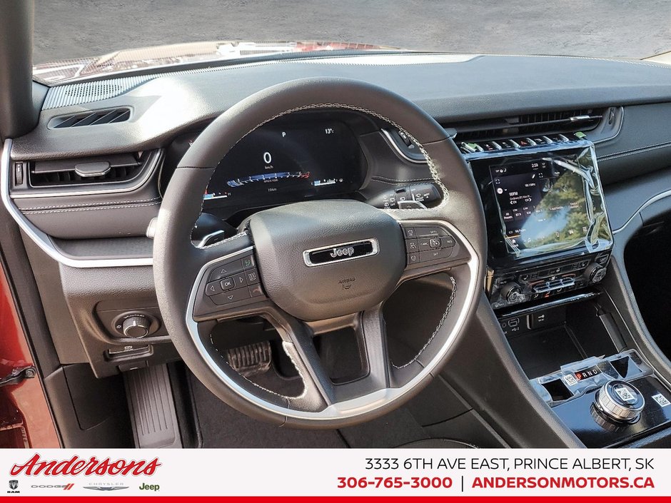 2025 Jeep Grand Cherokee L ALTITUDE Altitude Package / Trailer Tow / Heated Seats & Steering