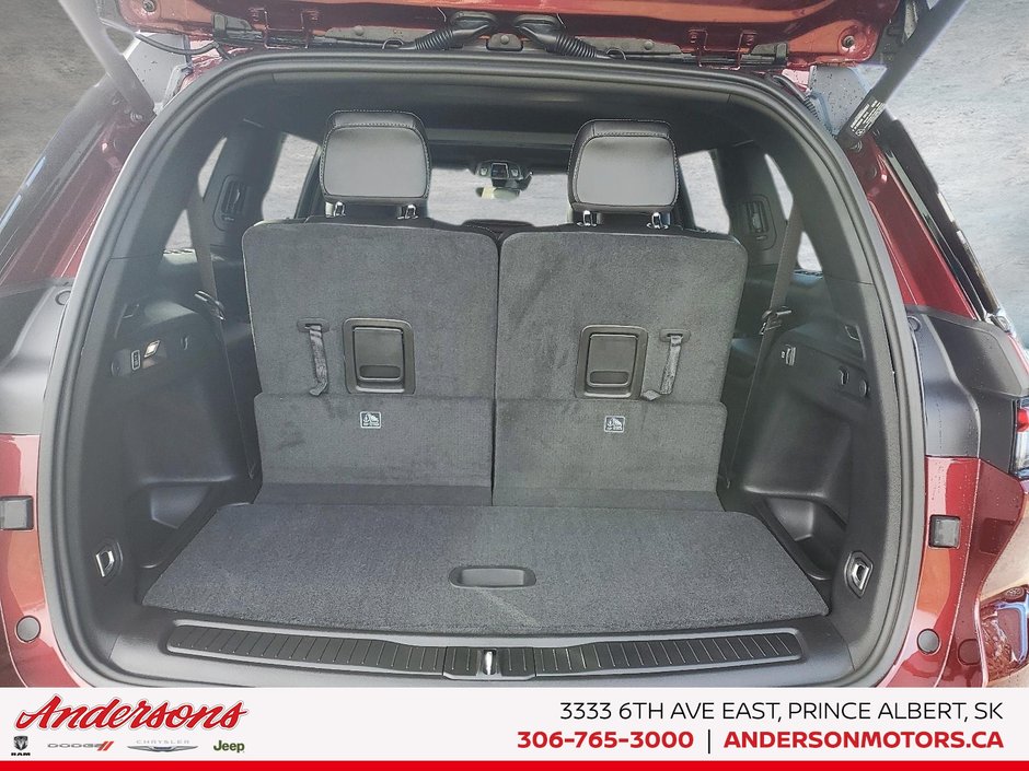 2025 Jeep Grand Cherokee L ALTITUDE Altitude Package / Trailer Tow / Heated Seats & Steering