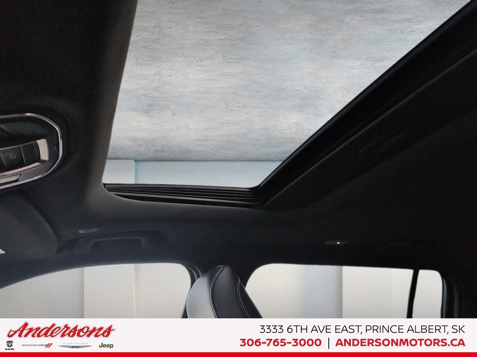 2025 Jeep Grand Cherokee L ALTITUDE Altitude Package / Trailer Tow / Heated Seats & Steering