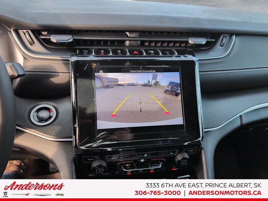 2025 Jeep Grand Cherokee L ALTITUDE Altitude Package / Trailer Tow / Heated Seats & Steering