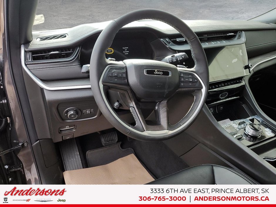 2026 Jeep Grand Cherokee L LIMITED 2.0L Turbo / Panoramic Roof / Tow Package
