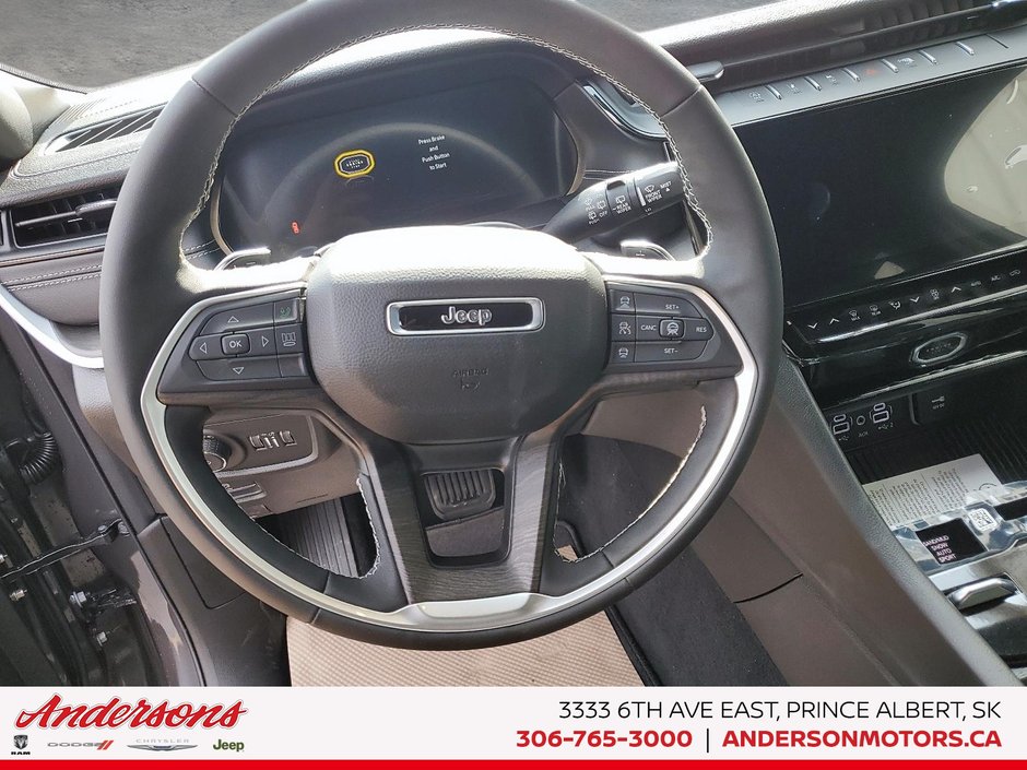 2026 Jeep Grand Cherokee L LIMITED 2.0L Turbo / Panoramic Roof / Tow Package