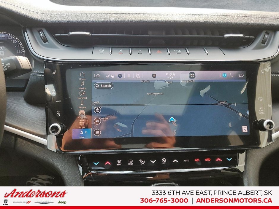 2026 Jeep Grand Cherokee L LIMITED 2.0L Turbo / 506-watt nine-speaker audio / Panoramic Roof