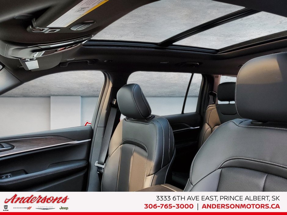 2026 Jeep Grand Cherokee L LIMITED 2.0L Turbo / 506-watt nine-speaker audio / Panoramic Roof