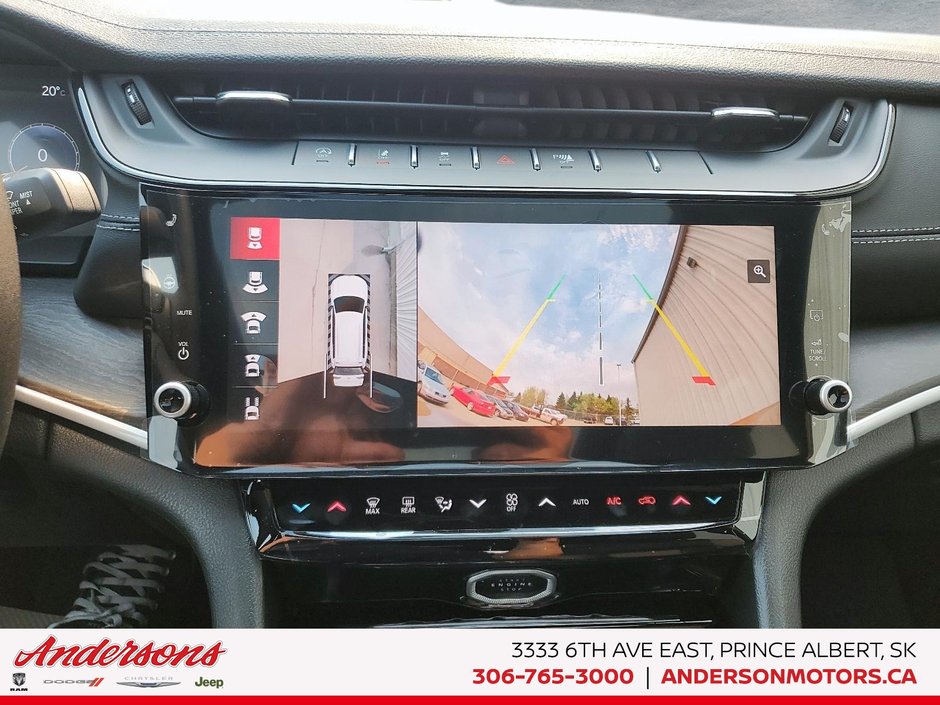 2026 Jeep Grand Cherokee L LIMITED 2.0L Turbo / 506-watt nine-speaker audio / Panoramic Roof