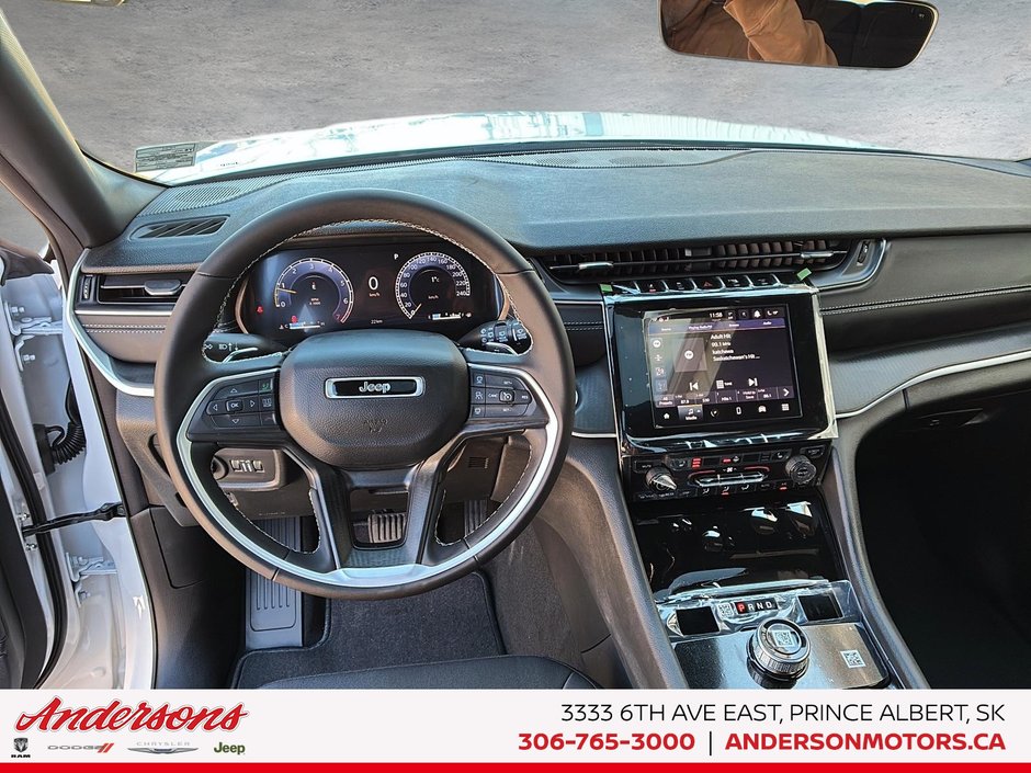 2026 Jeep Grand Cherokee L LAREDO X 3.6L Pentastar / Power Sunroof / Tow Package