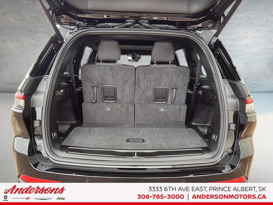 2026 Jeep Grand Cherokee L LAREDO X 3.6L Pentastar / ParkView & ParkSense / Heated Seats & Wheel