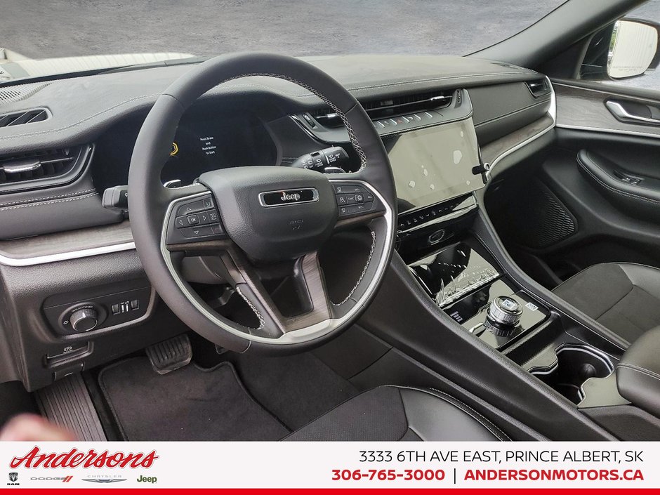 2026 Jeep Grand Cherokee L ALTITUDE 2.0L Turbo / Leatherette / Wireless Phone Charging