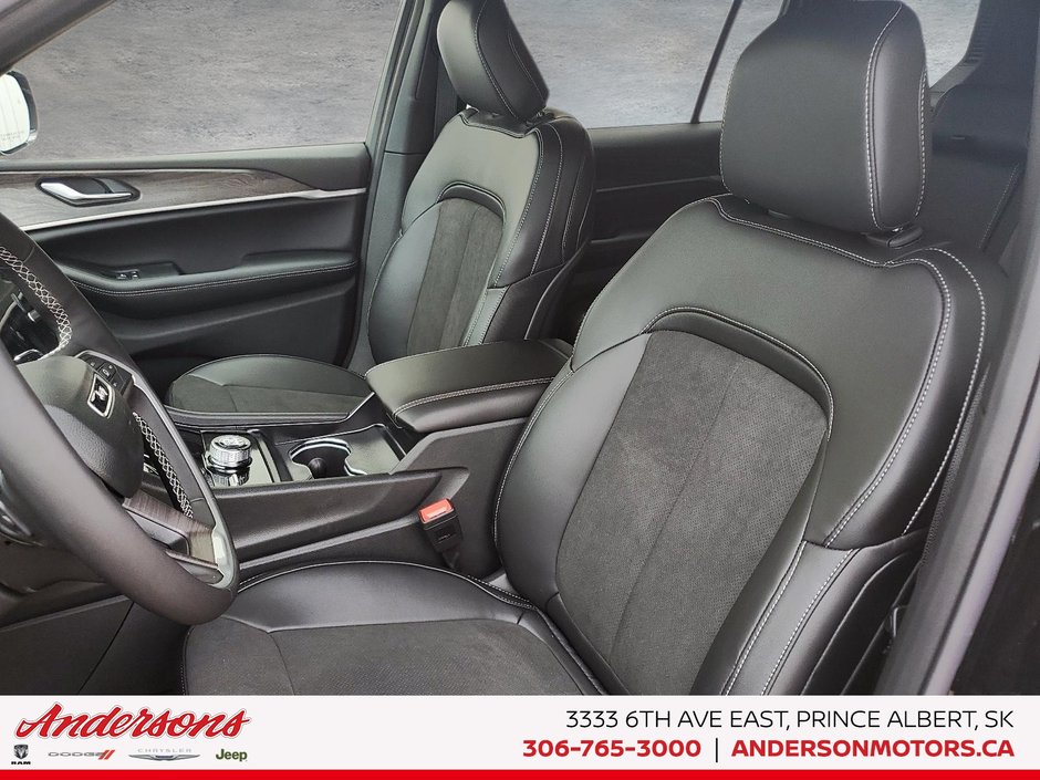 2026 Jeep Grand Cherokee L ALTITUDE 2.0L Turbo / Leatherette / Wireless Phone Charging