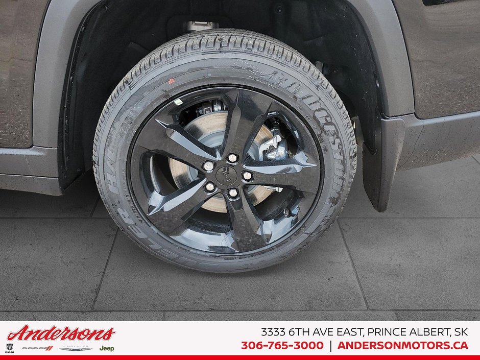 2026 Jeep Grand Cherokee L ALTITUDE 2.0L Turbo / Leatherette / Wireless Phone Charging