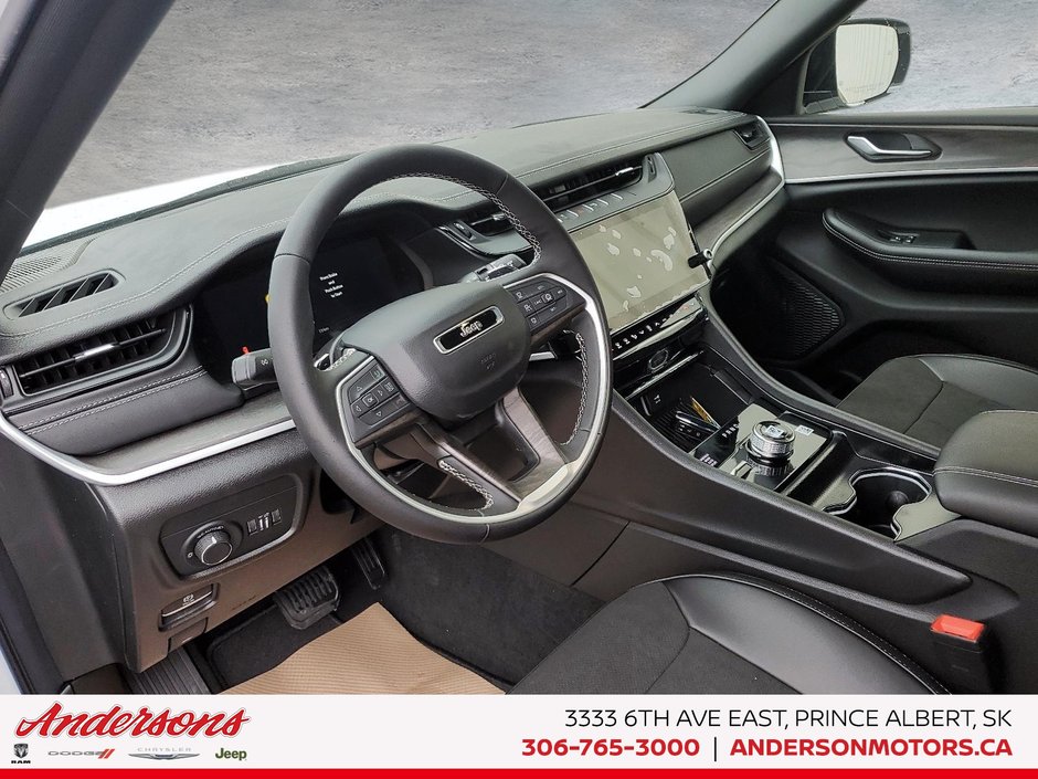 2026 Jeep Grand Cherokee L ALTITUDE 2.0L Turbo / Tons Of Safety And Convenience Tech