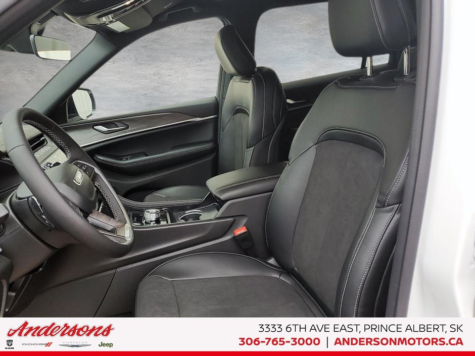 2026 Jeep Grand Cherokee L ALTITUDE 2.0L Turbo / Tons Of Safety And Convenience Tech